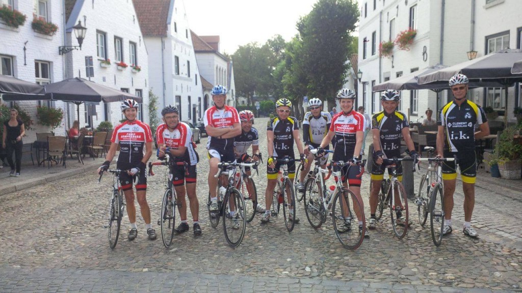 Fietsweekend Limburg met Yolanda, Gerrit, Leo, Thijs, Kees, Patrick, Annemie, Jan en Ko in Thorn op zaterdag 13 september